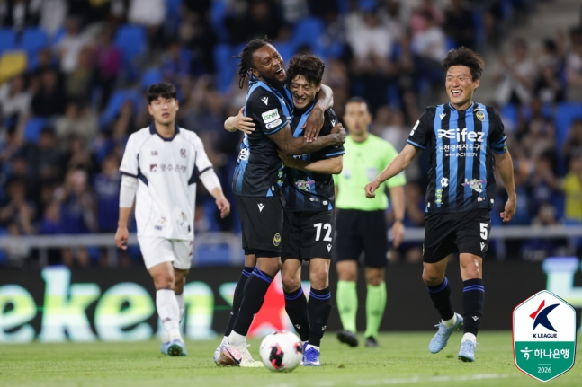 인천, 광주 4-0 대파...5위 도약·광주는 13경기 무승
